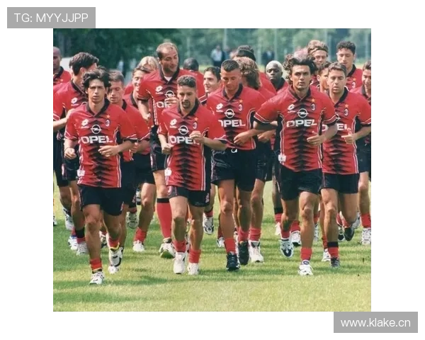 AC米兰的中场危机:豪门地位的崩塌与崛起之路该何去何从? AC米兰的中场危机:豪门地位的崩塌与崛起之路该何去何从?