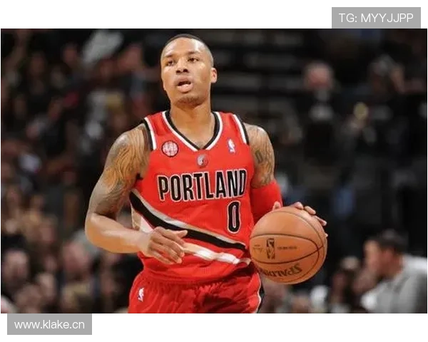 利拉德凌晨还是点外卖？这生活简直跟打球时候判若两人啊！